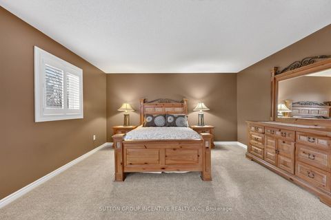 Photo 21 at 4 Chantal Street, Painswick South, Barrie