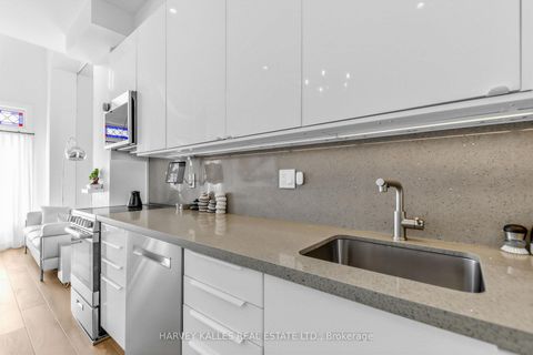 Photo 10 at 210 Gerrard Street E, Moss Park, Toronto
