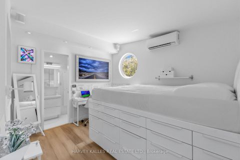 Photo 14 at 210 Gerrard Street E, Moss Park, Toronto