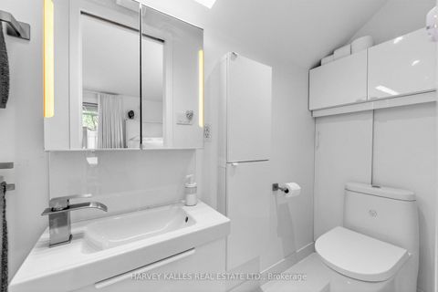 Photo 17 at 210 Gerrard Street E, Moss Park, Toronto