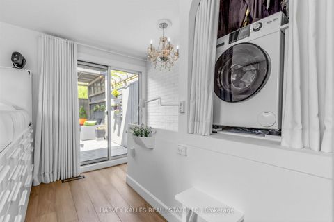 Photo 19 at 210 Gerrard Street E, Moss Park, Toronto