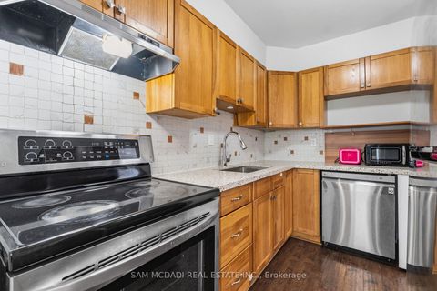 Photo 2 at 25 - 250 Orton Pk Road, Morningside, Toronto