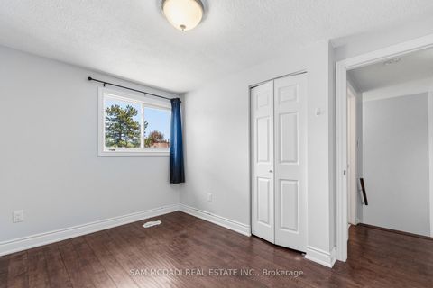 Photo 6 at 25 - 250 Orton Pk Road, Morningside, Toronto