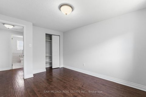 Photo 10 at 25 - 250 Orton Pk Road, Morningside, Toronto