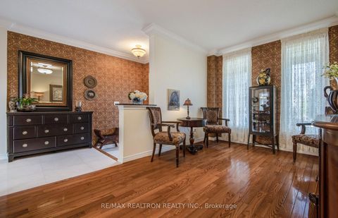 Photo 7 at 8 Forecastle Road, Patterson, Vaughan