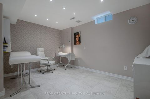 Photo 37 at 8 Forecastle Road, Patterson, Vaughan