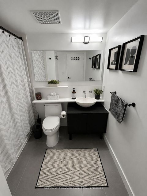 Photo 11 at 1505 - 15 Fort York Blvd Boulevard, Waterfront Communities C1, Toronto