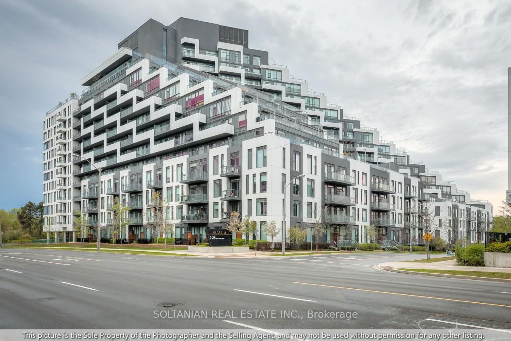 1020 - 25 Adra Grado Way SW, Bayview Village, Toronto 2