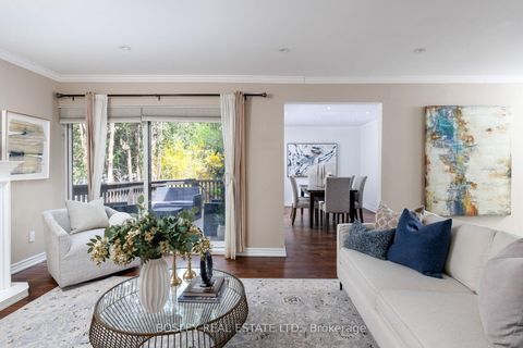 Photo 2 at 12 Redstone Path, West Deane, Toronto
