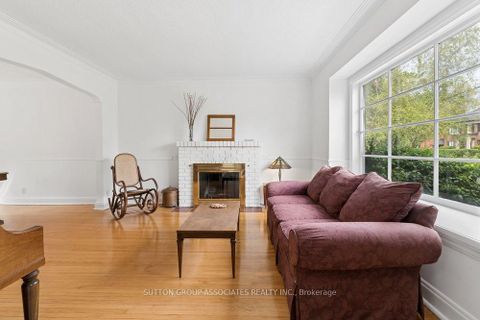 Photo 6 at 5 Delhi Avenue, Nortown, Toronto