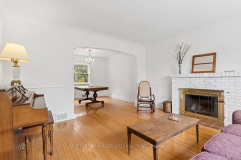 Photo 7 at 5 Delhi Avenue, Nortown, Toronto
