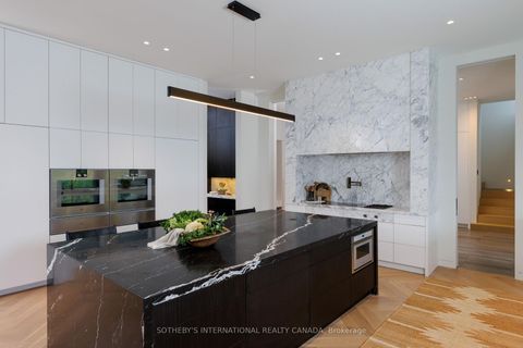 Photo 9 at 7 Appleby Court, City Centre West, Toronto