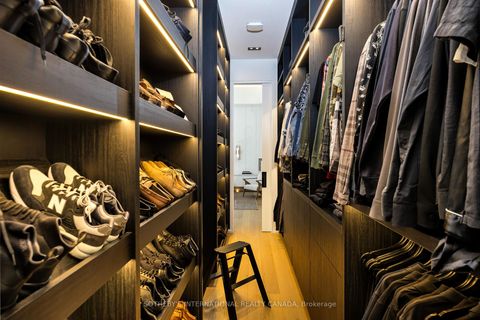 Photo 14 at 7 Appleby Court, City Centre West, Toronto