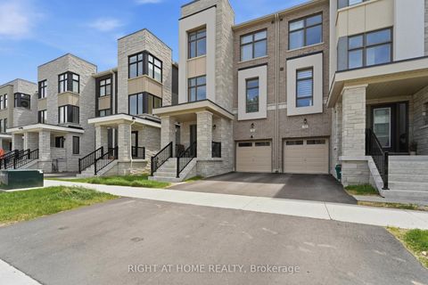 Photo 1 at 75 Puisaya Drive, Rural Richmond Hill, Richmond Hill
