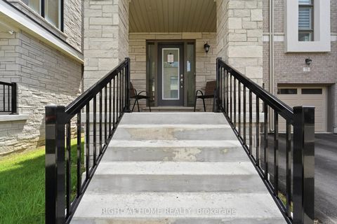 Photo 3 at 75 Puisaya Drive, Rural Richmond Hill, Richmond Hill