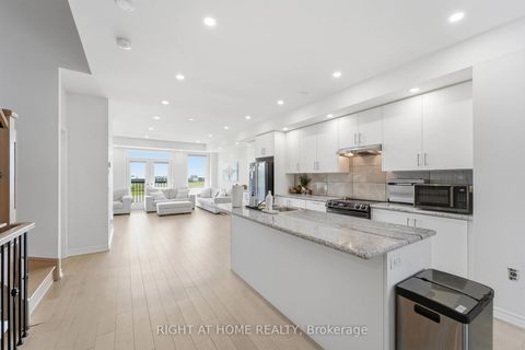 Photo 4 at 75 Puisaya Drive, Rural Richmond Hill, Richmond Hill