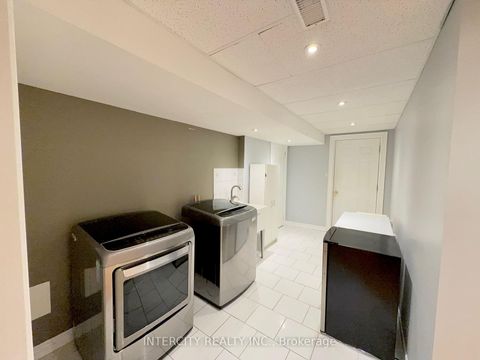 Photo 16 at 7 Love Run Road, Vellore Village, Vaughan