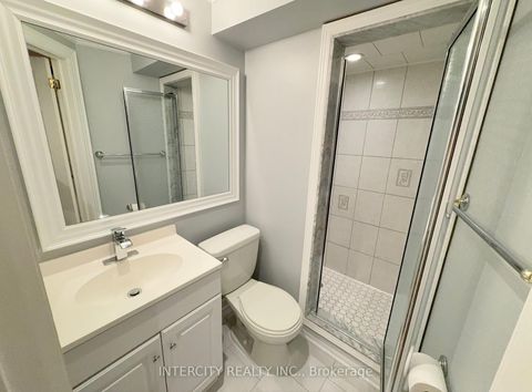 Photo 17 at 7 Love Run Road, Vellore Village, Vaughan