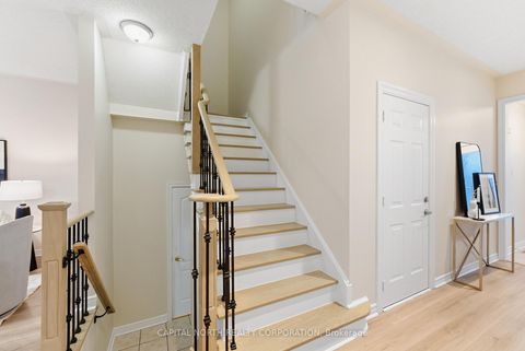 Photo 13 at 74 Bullrush Drive, Vellore Village, Vaughan