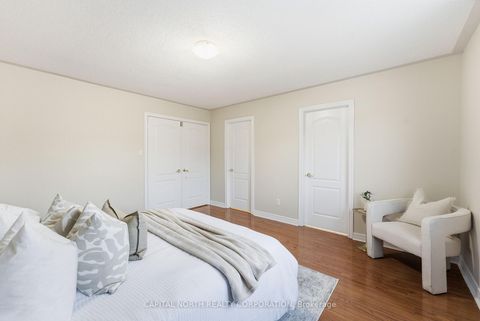 Photo 16 at 74 Bullrush Drive, Vellore Village, Vaughan