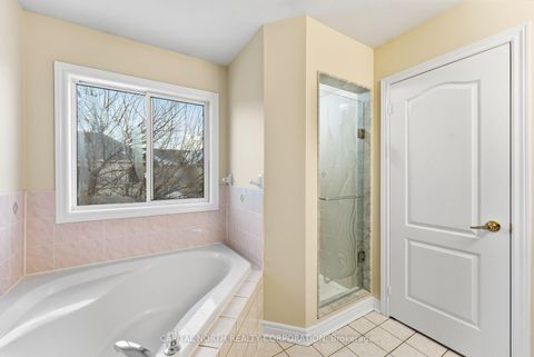 Photo 18 at 74 Bullrush Drive, Vellore Village, Vaughan
