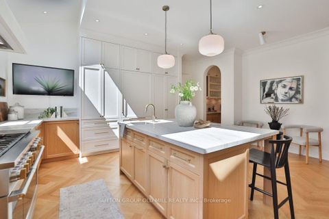 Photo 9 at 5 Elderidge Avenue, Queensway, Toronto
