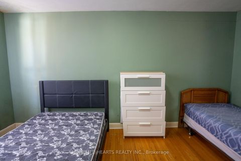 Photo 22 at 14 Mackinac Crescent, Bendale, Toronto