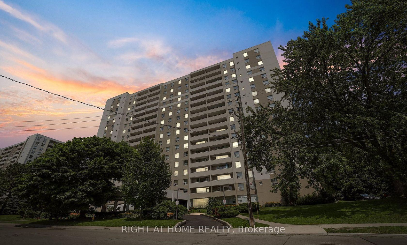 1102 - 45 Southport Street, Swansea, Toronto 
