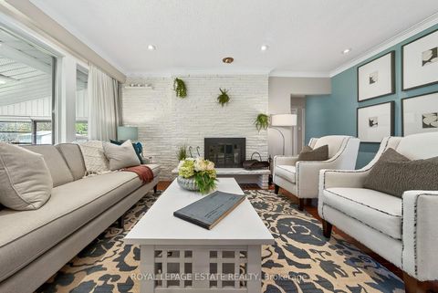Photo 6 at 8 Wallbridge Court, Willowdale West, Toronto