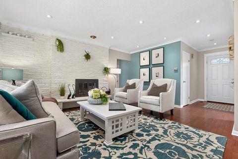 Photo 8 at 8 Wallbridge Court, Willowdale West, Toronto