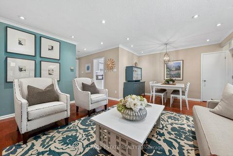 Photo 9 at 8 Wallbridge Court, Willowdale West, Toronto