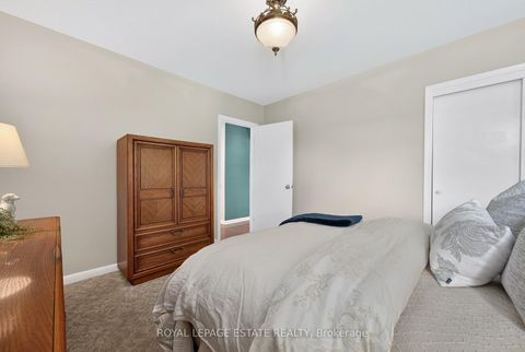 Photo 23 at 8 Wallbridge Court, Willowdale West, Toronto