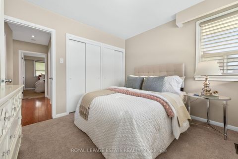 Photo 26 at 8 Wallbridge Court, Willowdale West, Toronto