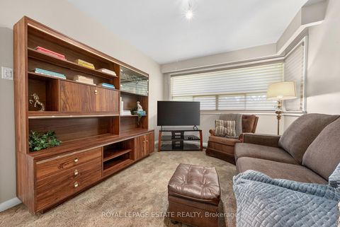 Photo 29 at 8 Wallbridge Court, Willowdale West, Toronto
