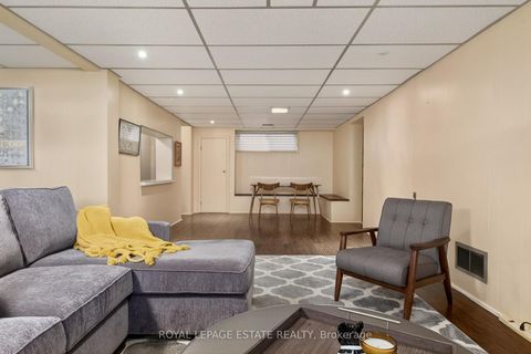 Photo 37 at 8 Wallbridge Court, Willowdale West, Toronto