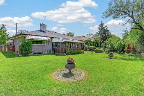 Photo 44 at 8 Wallbridge Court, Willowdale West, Toronto