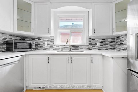 Photo 8 at 22 Lingarde Drive, Maryvale, Toronto