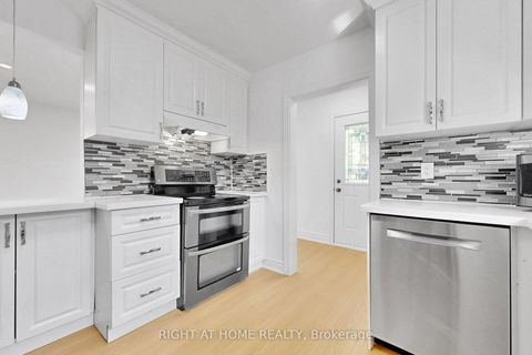 Photo 9 at 22 Lingarde Drive, Maryvale, Toronto