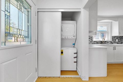 Photo 10 at 22 Lingarde Drive, Maryvale, Toronto