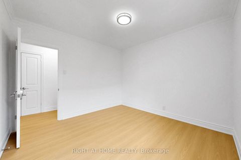 Photo 18 at 22 Lingarde Drive, Maryvale, Toronto