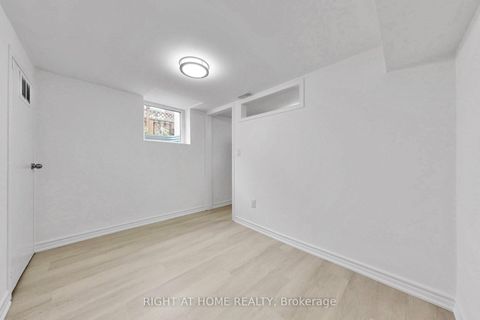 Photo 33 at 22 Lingarde Drive, Maryvale, Toronto