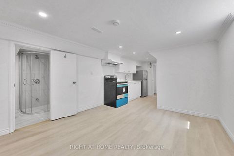 Photo 36 at 22 Lingarde Drive, Maryvale, Toronto