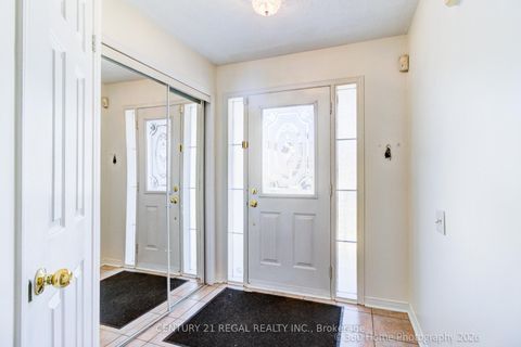Photo 2 at 42G View Green Crescent, Clairville, Toronto