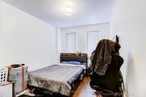 Photo 17 at 42G View Green Crescent, Clairville, Toronto