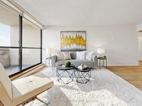 Photo 10 at 608 - 100 Canyon Avenue, Bathurst Manor, Toronto
