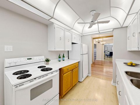 Photo 17 at 608 - 100 Canyon Avenue, Bathurst Manor, Toronto