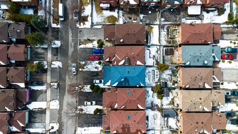 Photo 8 at 4 Treerun Avenue, Steeles, Toronto