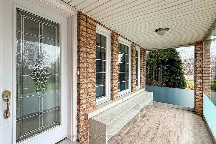 Photo 3 at 22 Lynda Mcneil Place, Middlefield, Markham