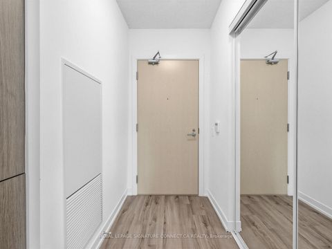 Photo 2 at 805 - 138 Downes Street, Waterfront Communities C8, Toronto