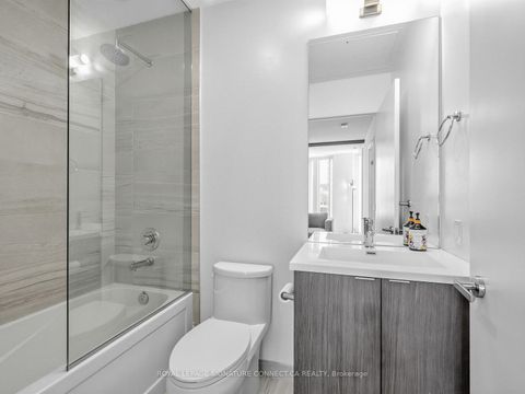 Photo 16 at 805 - 138 Downes Street, Waterfront Communities C8, Toronto
